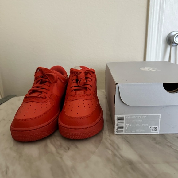 Women's Nike Air Force 1 '07 in Mantra Orange - Picture 9 of 14